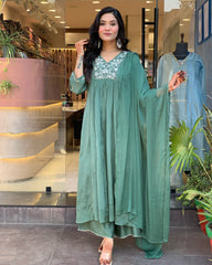 GREEN COLOURED  WOMEN'S VISCOSE CHINNON   KURTA  WITH PANT DUPATTA  SET