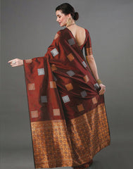 THE BANARASI SAREEIS MADE UP OF SILK THREADS WOVEN USING