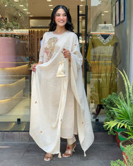 CREAM  COLOURED  WOMEN'S RAYON  KURTA WITH  DUPATTA SET