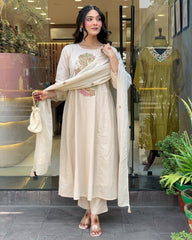 CREAM  COLOURED  WOMEN'S RAYON  KURTA WITH  DUPATTA SET