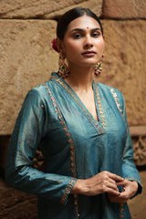 Green Kurta And Pant Tissue Embroidered Aari V Neck Set