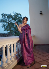 THE BANARASI SAREEIS MADE UP OF SILK THREADS WOVEN USING