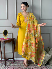 YELLOW  COLOURED Women Embroidered Chanderi Kurta set