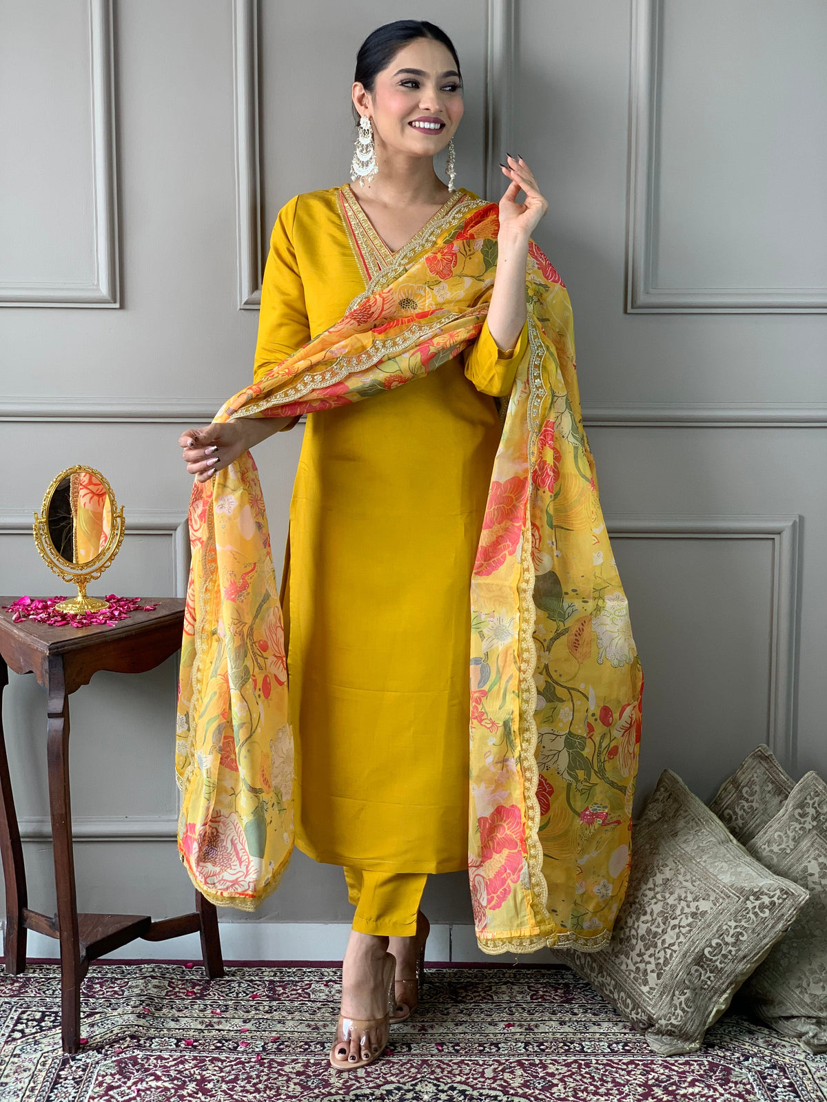 YELLOW  COLOURED Women Embroidered Chanderi Kurta set