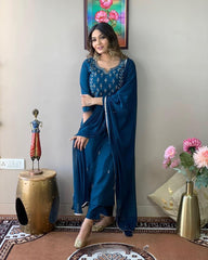 KAYRA BLUE COLOURED WOMEN'S RAYON SLUB KURTA SET