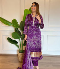 PURPLE  COLOURED  WOMEN'S VISCOSE COTTON  KURTA WITH PANT DUPATTA  SET