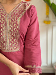 LIGHT CHEERY  COLOURED WOMEN'S VISCOSE CHANDERI KURTA SET