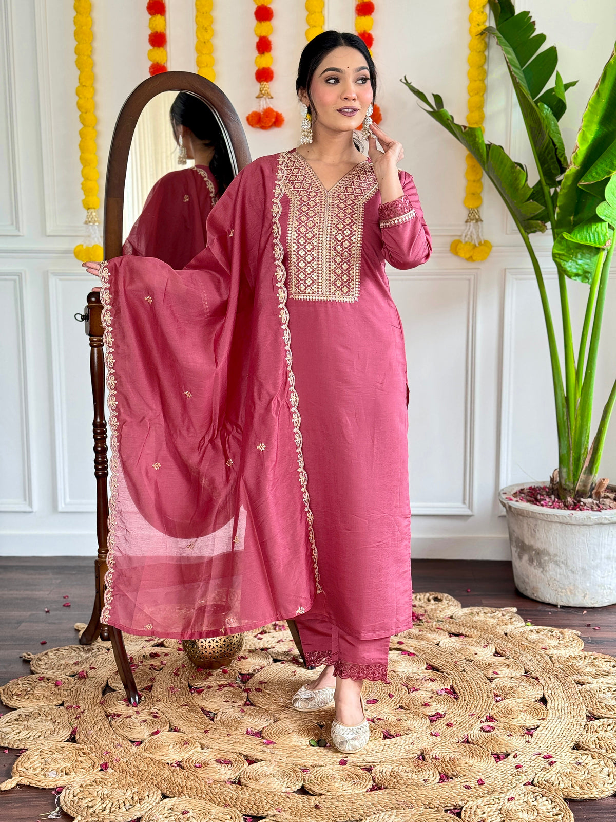 LIGHT CHEERY  COLOURED WOMEN'S VISCOSE CHANDERI KURTA SET
