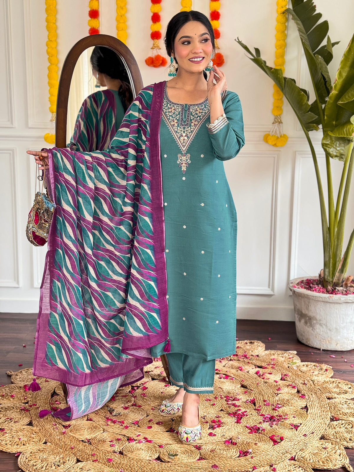 BLUE GREEN WOMEN;S VISCOSE CHANDERI STRAIGHT  KURTA  WITH PANT  LINNEN DUPATTA SET