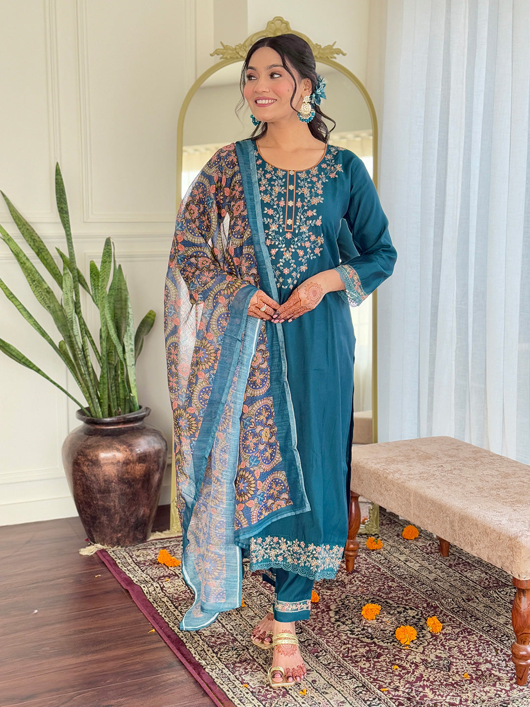 TEAL  COLOURED  WOMEN'S CHANDERI SILK   EMBROIDERED   KURTA  WITH PANT DUPATTA  SET