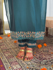 TEAL  COLOURED  WOMEN'S CHANDERI SILK   EMBROIDERED   KURTA  WITH PANT DUPATTA  SET