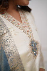 OFF WHITE  COLOURED  WOMEN'S VISCOSE CHANDERI KURTA WITH PANT DUPATTA  SET