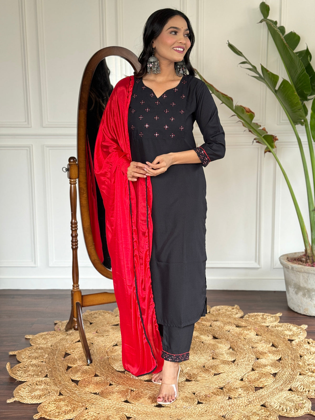 BLACK   COLOURED  WOMEN'S REYON SLUB EMBROIDERED  KURTA WITH PANT DUPATTA SET