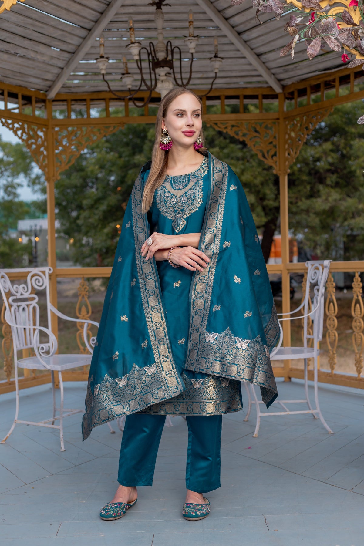 TEAL  COLOURED TREDITIONAL WEAR KURTA SET