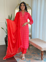 ORANGE  COLOURED  WOMEN'S MUSLIN  EMBROIDERED  KURTA WITH PANT DUPATTA SET