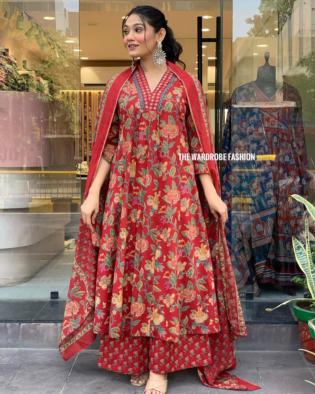 TANVI MAROON COLOURED  WOMEN'S COTTON  EMBROIDERED  KURTA WITH PANT DUPATTA SET