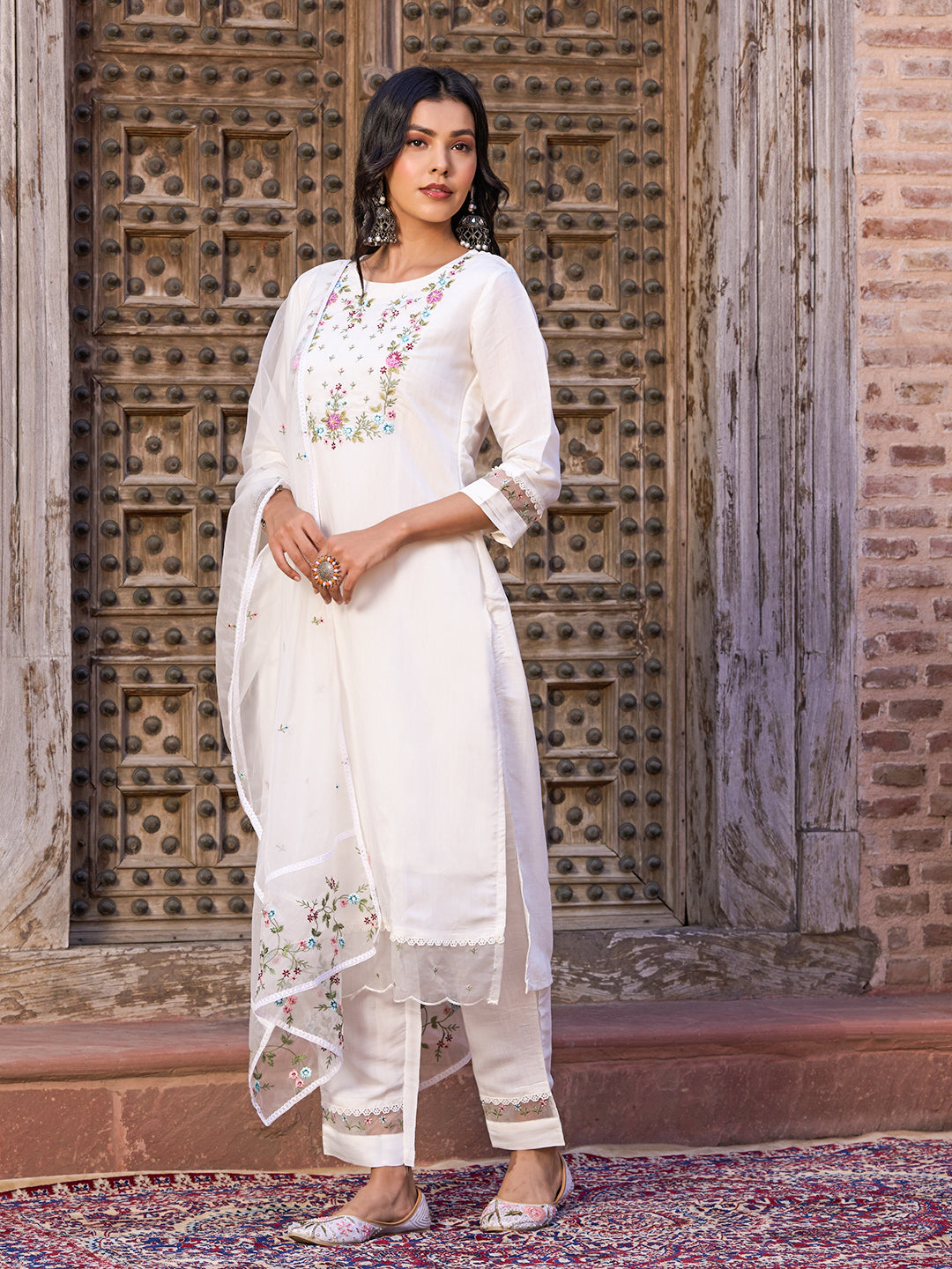 WHITE COLOURED  WOMEN'S VISCOSE CHANDERI  EMBROIDERED  KURTA WITH PANT DUPATTA SET