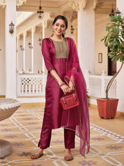 MAROON  COLOURED  WOMEN'S  RAYON SILK  KURTA WITH  DUPATTA SET