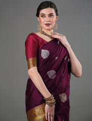 THE BANARASI SAREEIS MADE UP OF SILK THREADS WOVEN USING