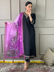 BLACK  COLOURED  WOMEN'S VISCOSE CHANDERI  EMBROIDERED  KURTA WITH PANT DUPATTA SET