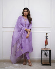 LIGHT PUPRLE  COLOURED  WOMEN'SSOFT RAYON  SLUB  KURTA WITH PANT DUPATTA  SET