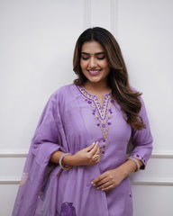 LIGHT PUPRLE  COLOURED  WOMEN'SSOFT RAYON  SLUB  KURTA WITH PANT DUPATTA  SET